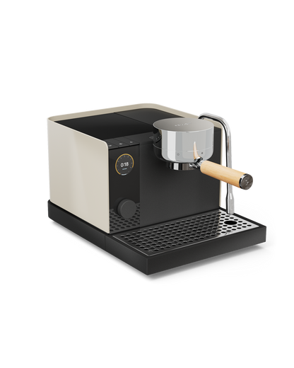 Fellow Espresso Series 1: pressure control, digital display, wooden handle, drip tray.